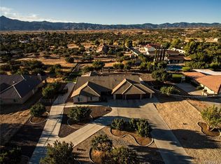 17201 Krystal Dr, Hesperia, CA 92345