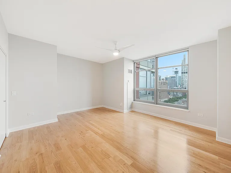 1600 S Prairie Ave #1902 — Photo 18