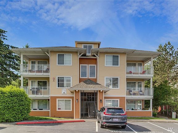2nd image of 503 225th Ln NE APT F-304