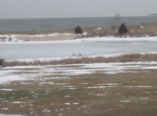 62 New Shore Rd, Waterford, CT 06385