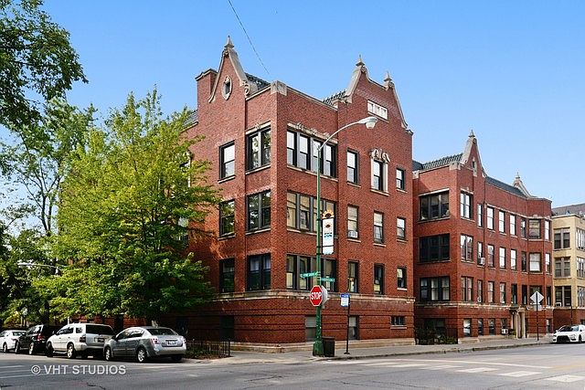 1st image of 3560 N Pine Grove Ave #2