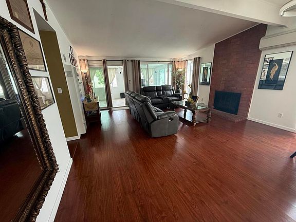 2nd image of 3236 Mobley St