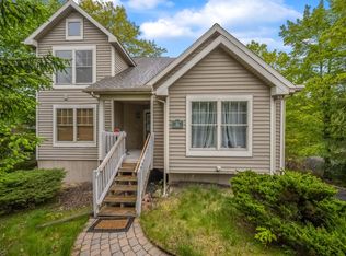 184 Upper Deer Valley Rd, Tannersville, PA 18372