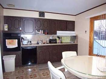 4th image of 20 Parma Dr