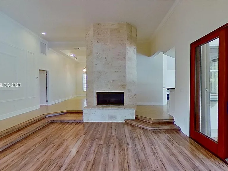 405 Sabal Way — Photo 4
