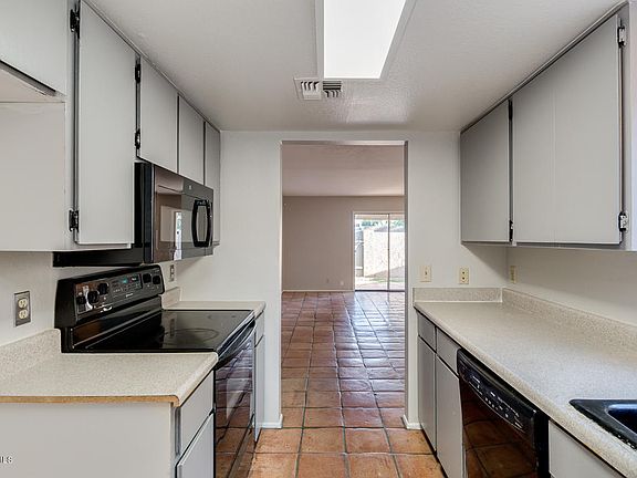 2nd image of 1113 E Cochise Dr