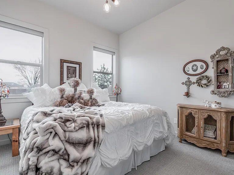 3851 W Crossley Dr — Photo 9