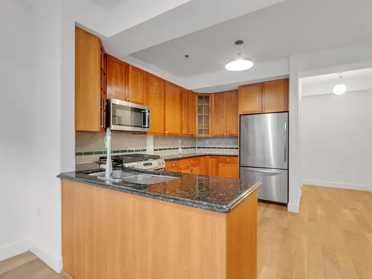 300 Communipaw Ave #211 — Photo 9