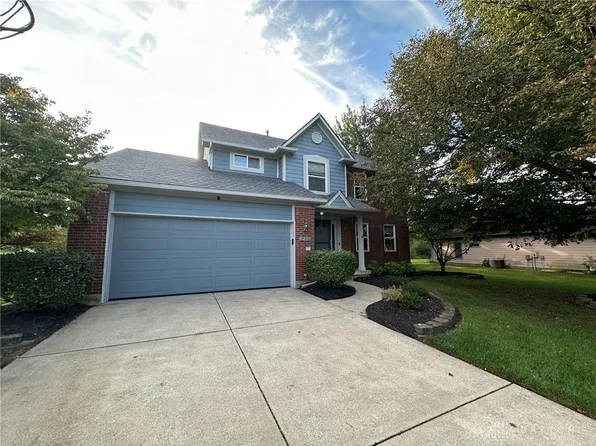 270 Lakeside Dr, Springboro, OH 45066