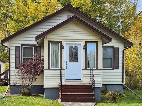 72 Marks St, Saint Stephen, NB E3L 2B5