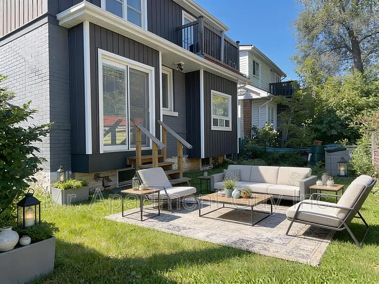237 Ottawa St S — Photo 10