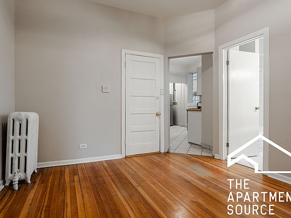 5th image of 2202 W Belmont Ave APT 1R