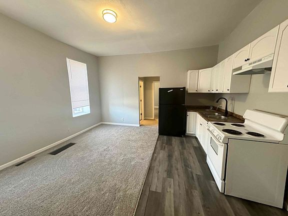 3rd image of 3920 California Ave #3920B