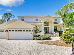 9240 San Martin Blvd NE, Saint Petersburg, FL 33702