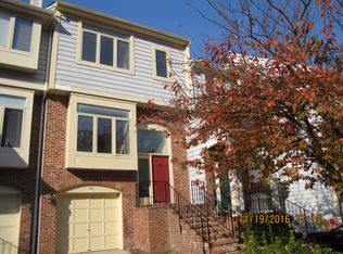 122 E Colonial Dr, Occoquan, VA 22125