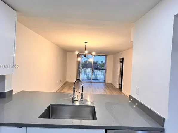 19771 SW 114th Ave APT 330, Miami, FL 33157