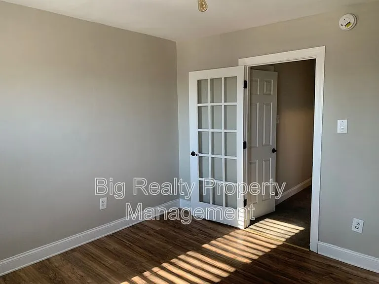 457 Walnut St — Photo 14