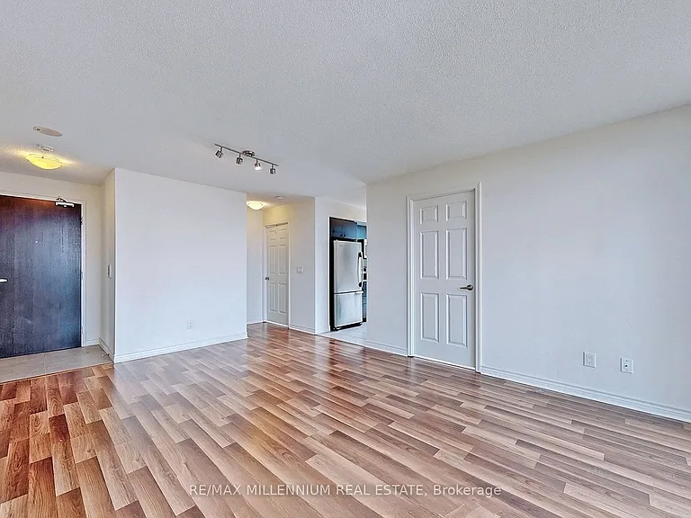 25 Lower Simcoe St #1508 — Photo 10