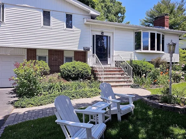 30 Tidewinds Ter, Marblehead, MA 01945