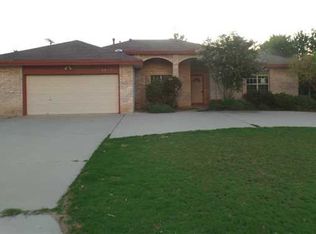 5377 Country Oaks Dr, El Paso, TX 79932