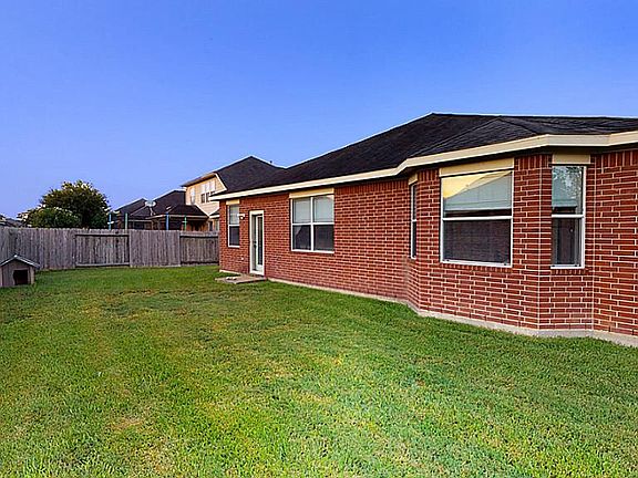 2nd image of 435 Drake Ln