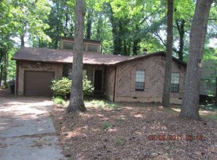 8531 Plumtree Dr, Riverdale, GA 30274