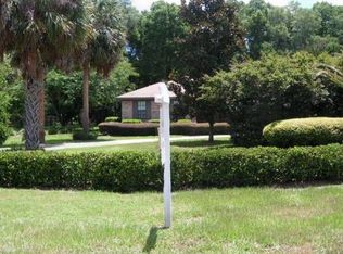 906 Mercers Fernery Rd, Deland, FL 32720