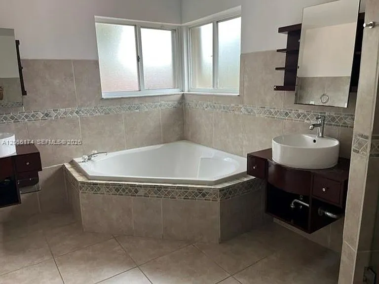 11258 NW 59th Ter #0 — Photo 11
