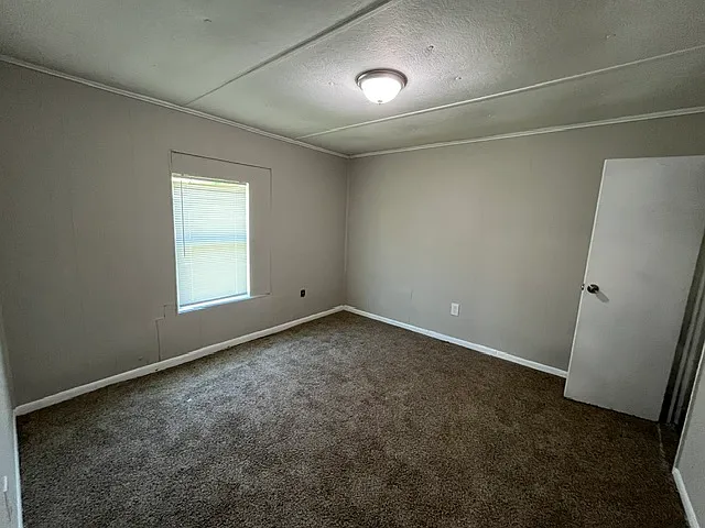 2844 Shamrock Ln — Photo 9