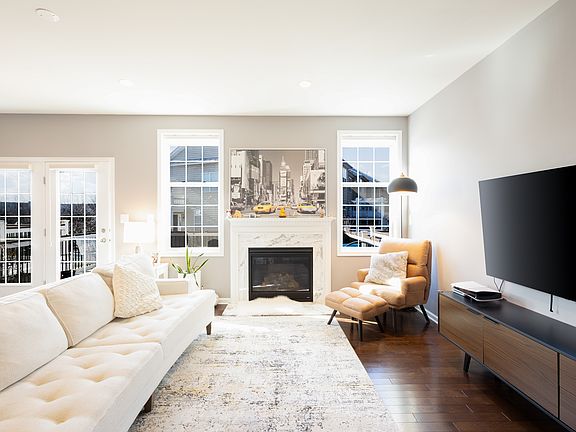 4th image of 43011 Southview Manor Dr