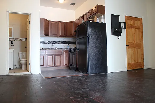 Rented by U2Apartment LLC | media 42