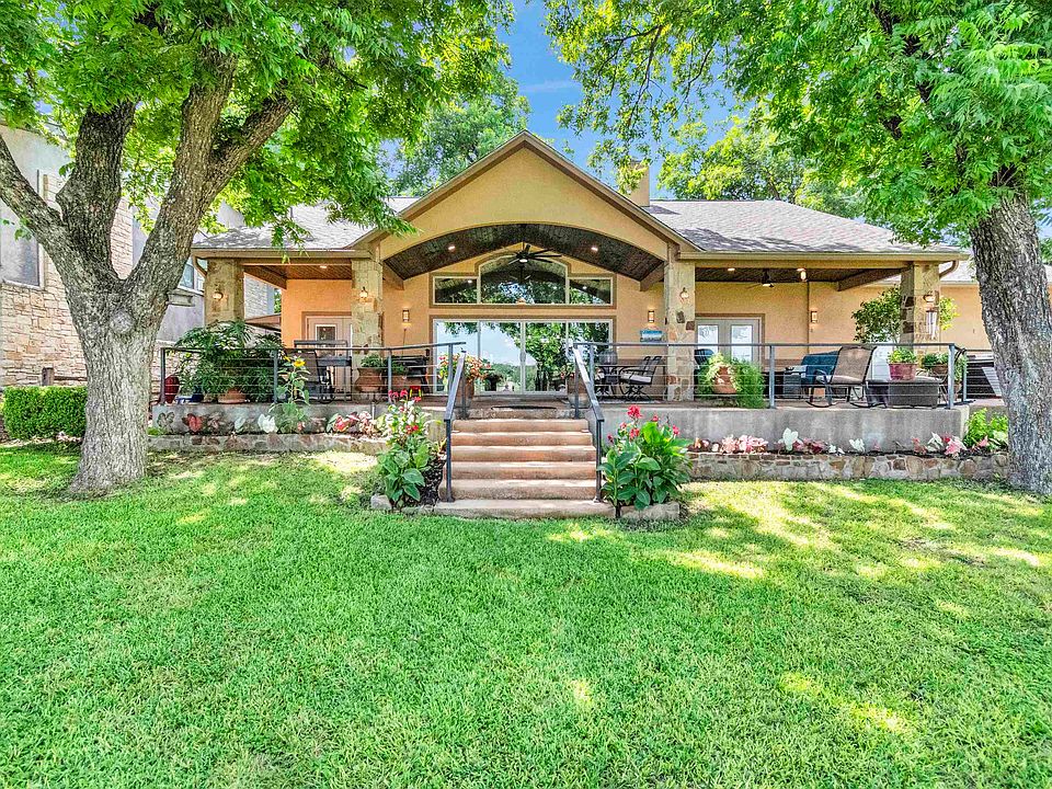 1st image of 124 Riverbend Lane
