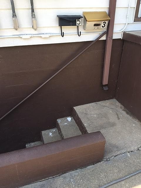 2nd image of 139 W 2nd St #5