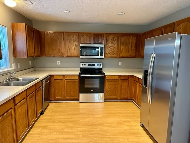 5091 Ballantine Dr — Photo 5