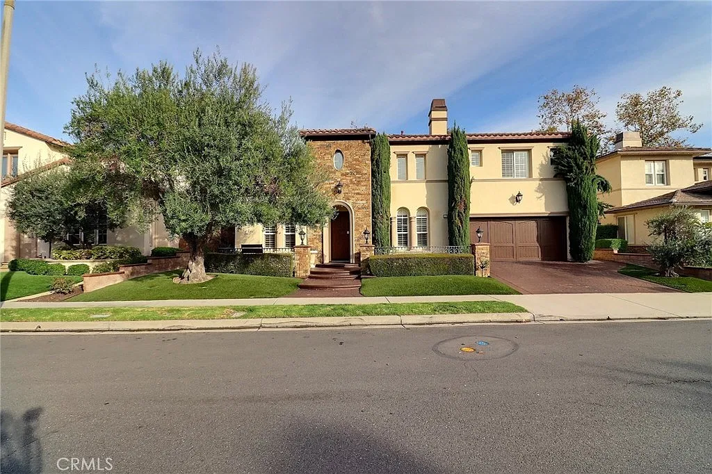 4 bed, 3.5 bath, 3336 sqft, $6,800 — Photo 4