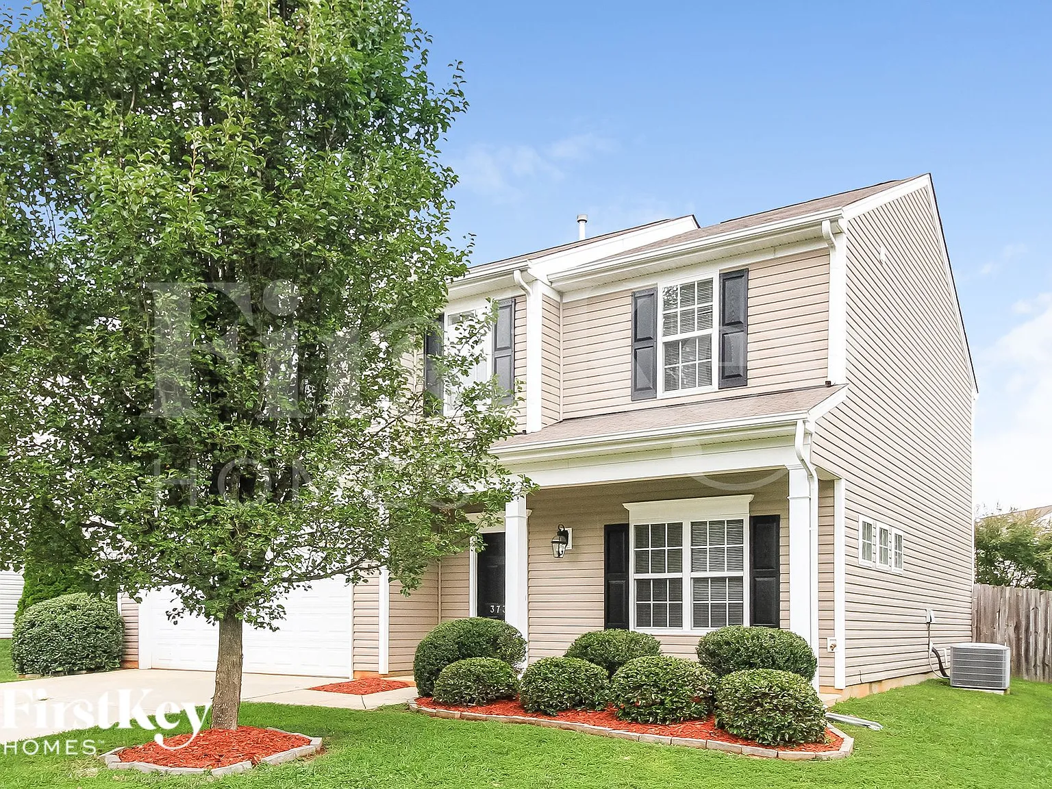 3 bed, 2.5 bath, 2374 sqft, $2,490 — Photo 2