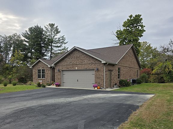 3rd image of 201 S Westwood Dr