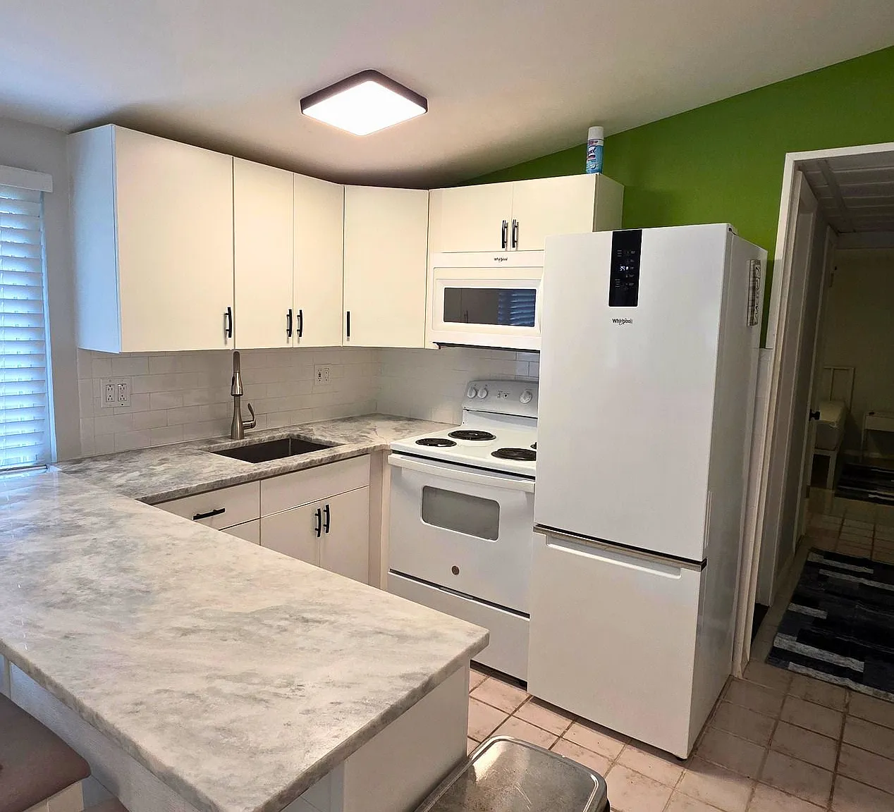 1 bed, 560 sqft, $1,900 — Photo 2