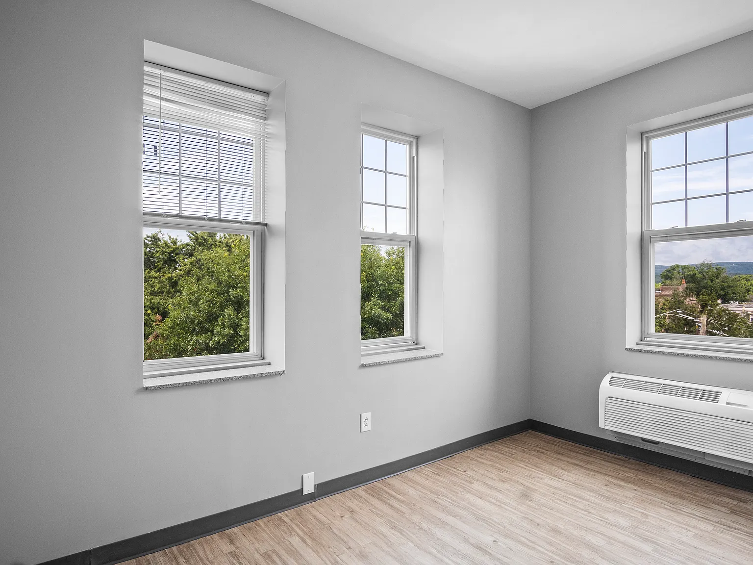 Cumberland Apartments — Photo 4