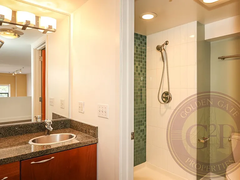 200 Townsend St #1 — Photo 25