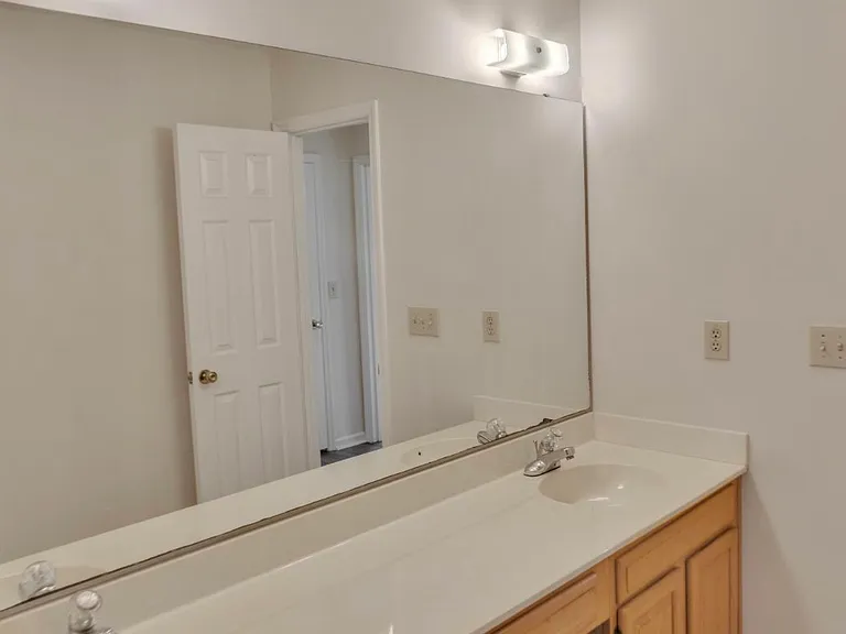 207 Essex Dr — Photo 20