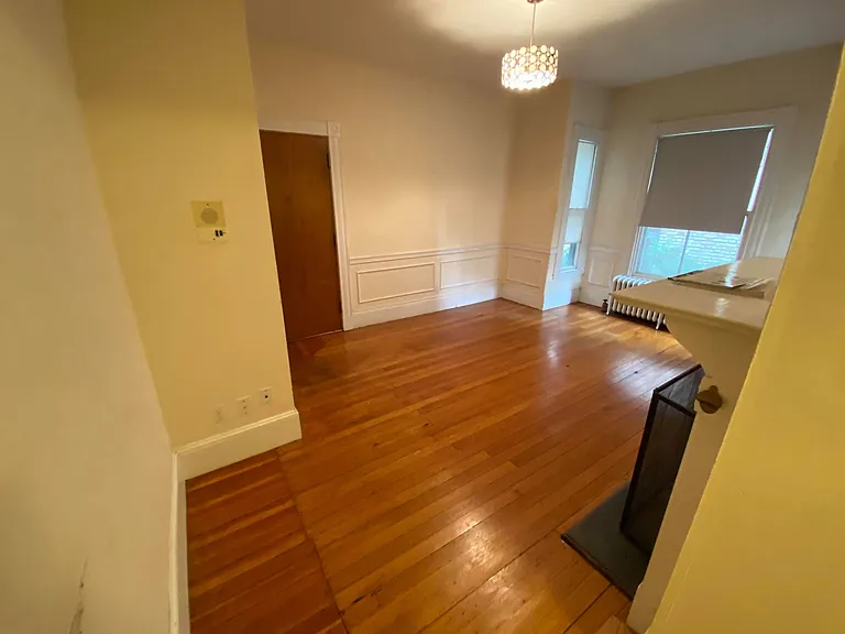 381 Harvard St — Photo 3