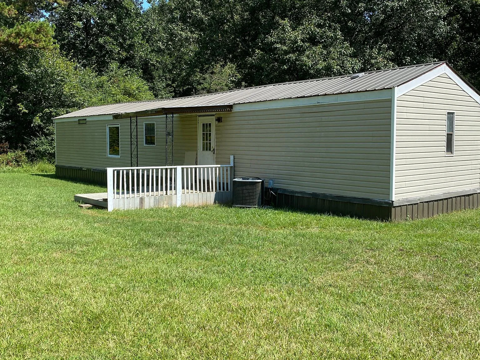 2 bed, $950 — Photo 1