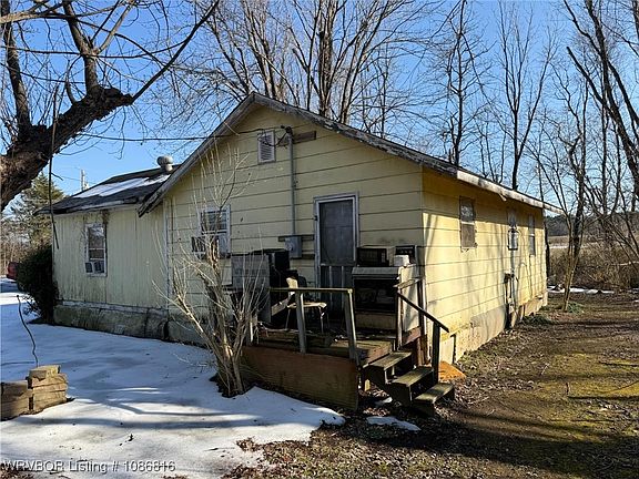 4th image of 19124 Abbott Rd