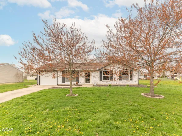 908 Canterbury Dr, Wapakoneta, OH 45895