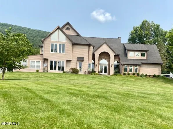 2227 Scotch Valley Rd, Hollidaysburg, PA 16648