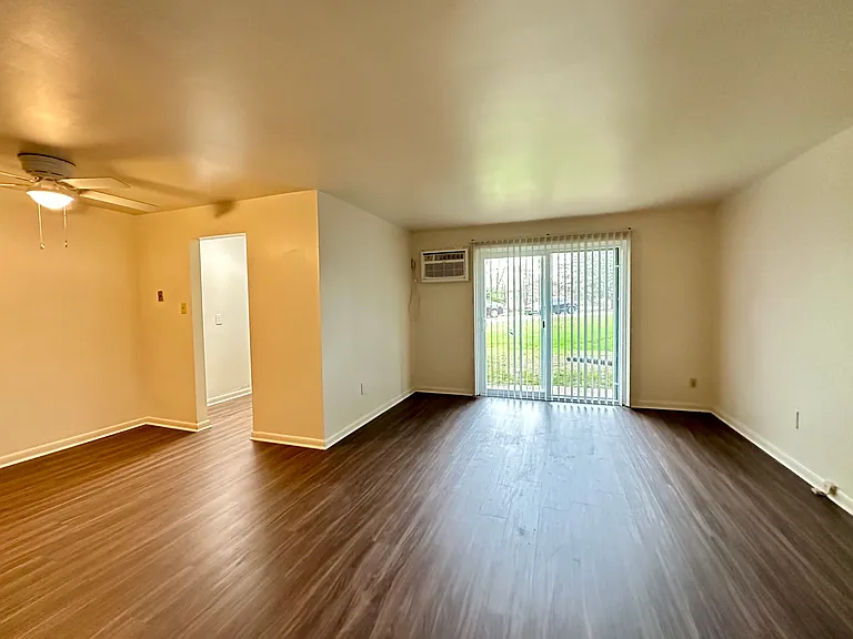 Edgewood Apartments — Photo 5