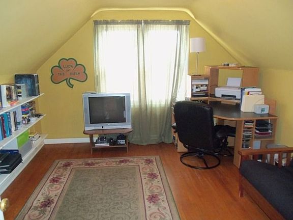 3rd image of 744 Birchwood Ave