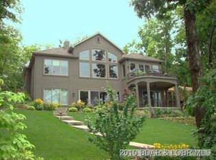 606 Cambridge Dr, Four Seasons, MO 65049