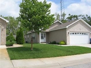 233 4th Ave NE, Demotte, IN 46310